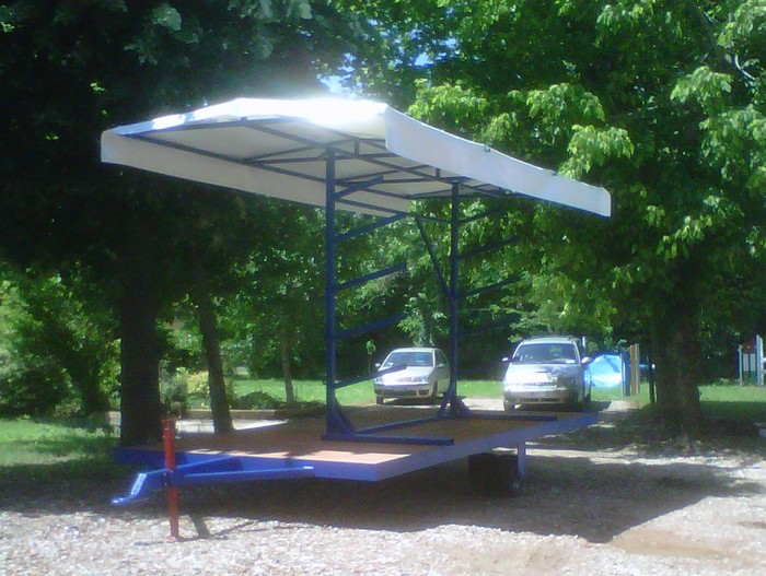 Carrelli con pianale porta barriere Bisson Equitazione Carrelli con pianale porta barriere Bisson Equitazione