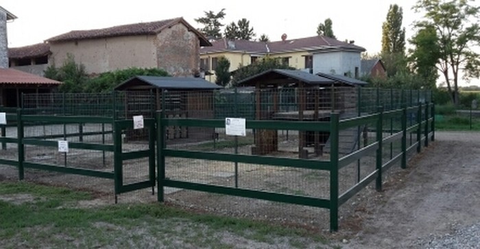 Recinto a tre filagne cancello